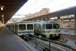 Roma ostia vecchi treni